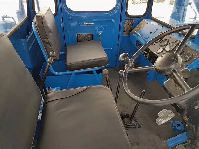 Кировец к 700 кабина