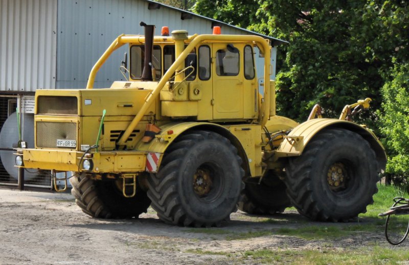 Кировец к 700