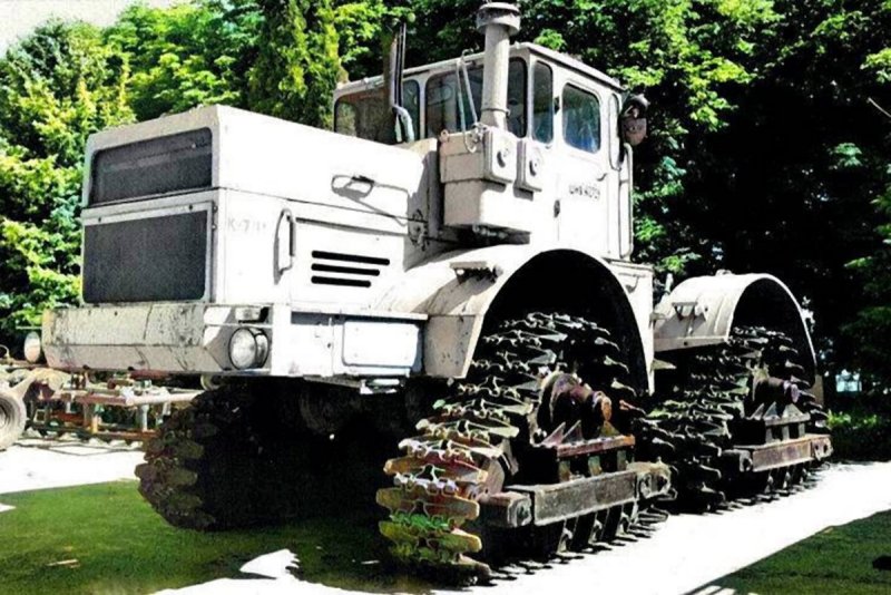 К700 Кировец трактор гусеничный