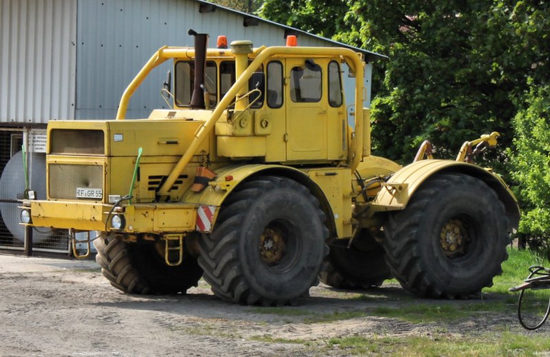 Кировец к 700