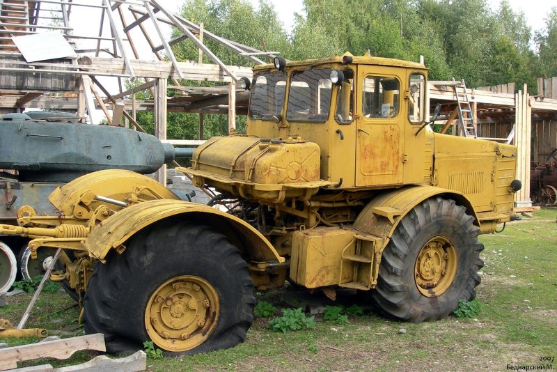 Кировец к 700