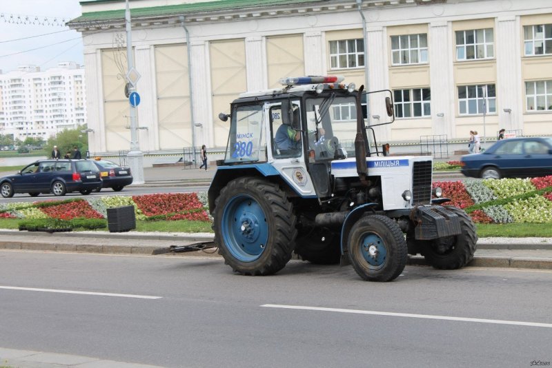 МТЗ-80 трактор полицейский