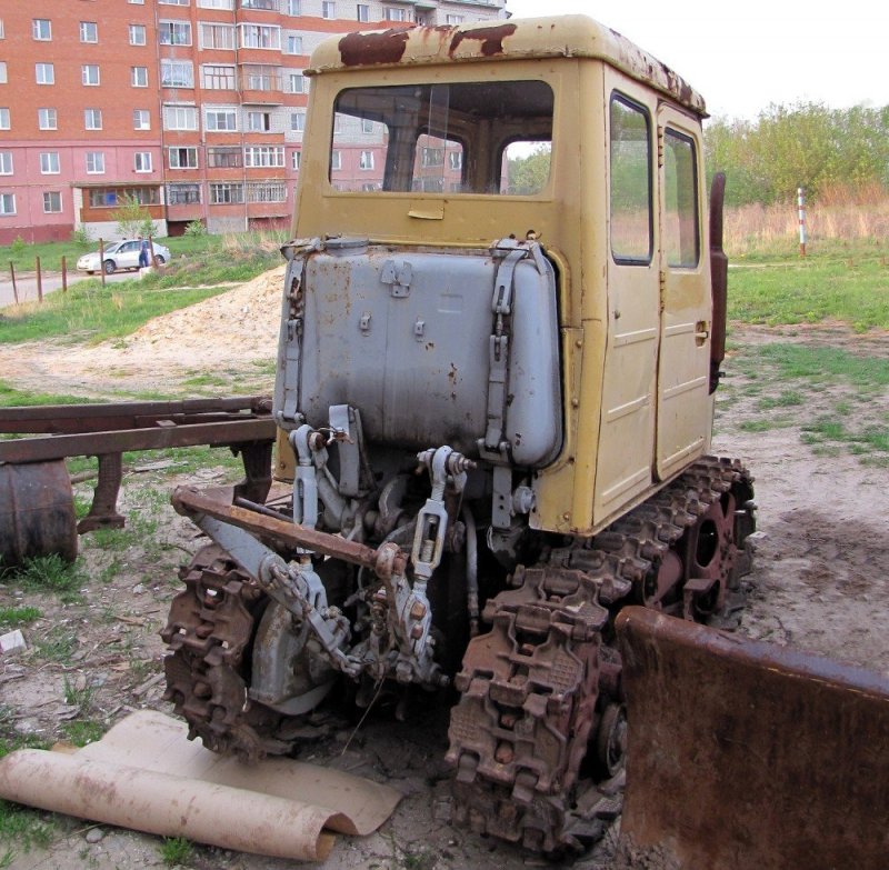 Гусеничный трактор т 54