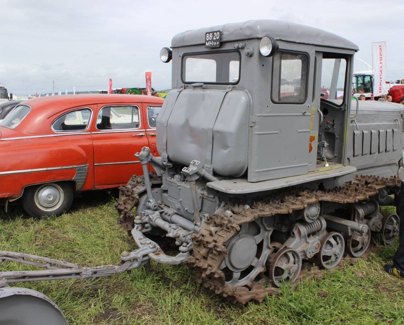 Т-74 гусеничный трактор