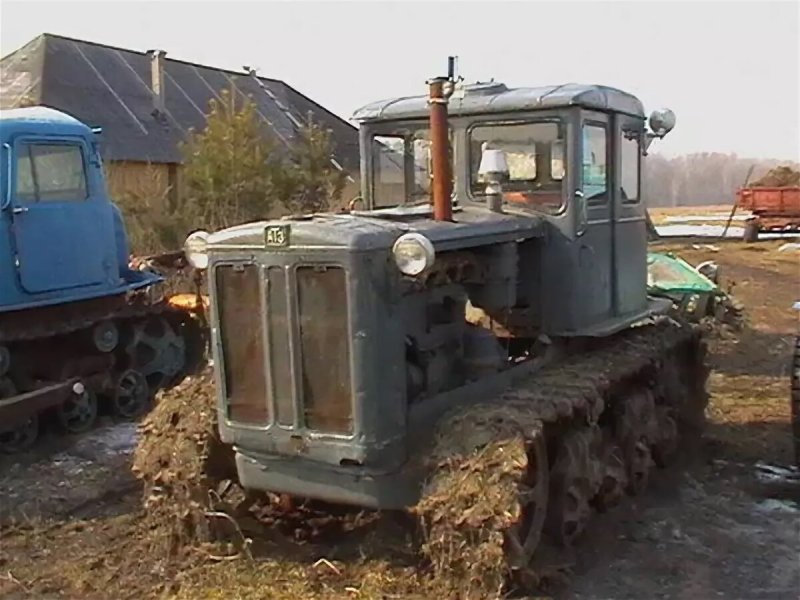 Гусеничный трактор ДТ-54