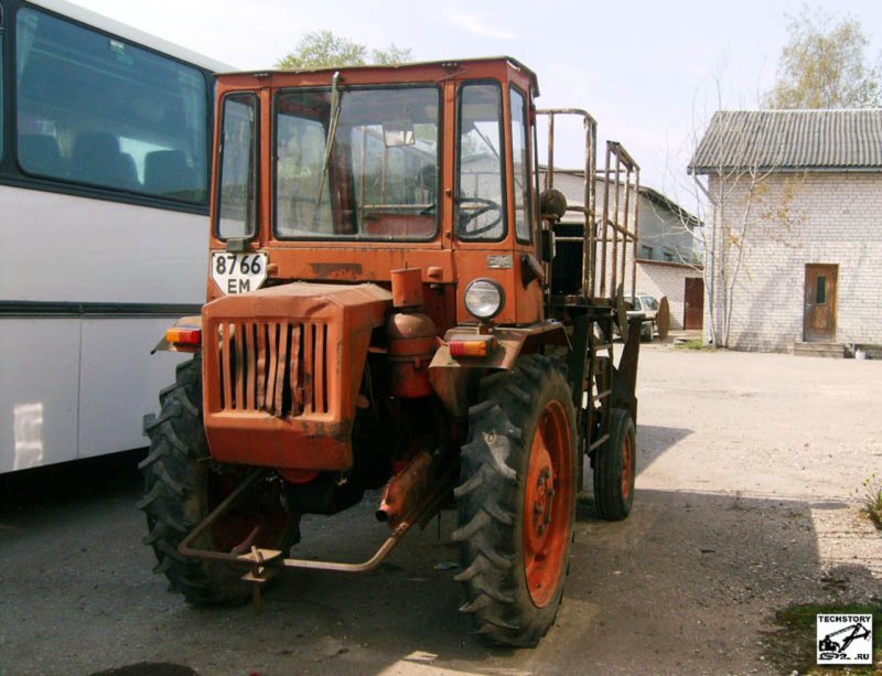 Самоходное шасси т-16м