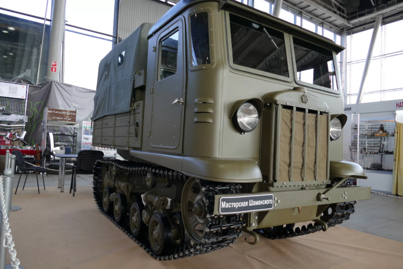 СТЗ-5 гусеничный тягач