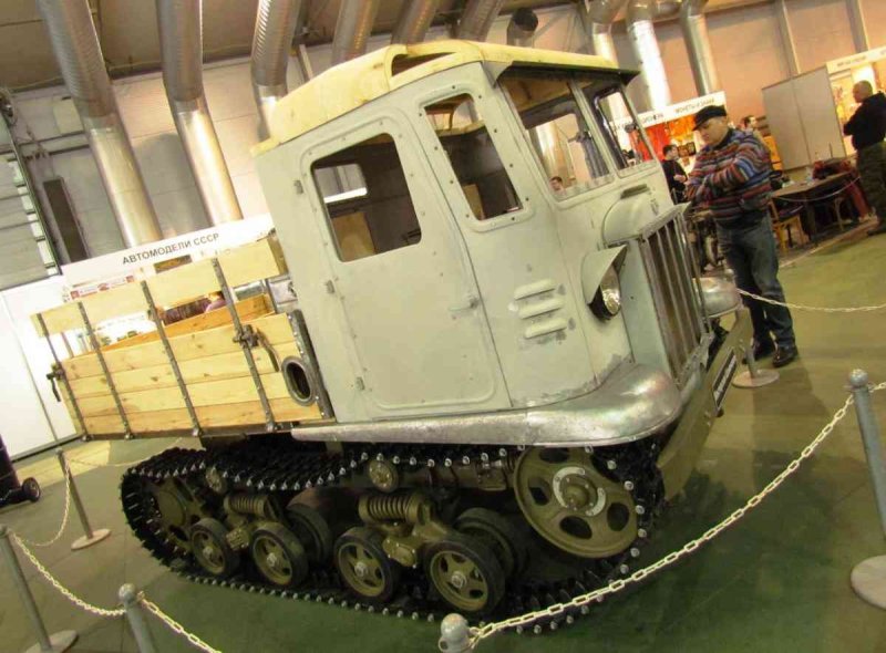 СТЗ-5 гусеничный трактор