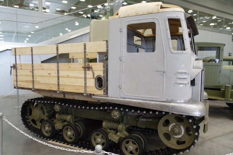 Артиллерийский тягач СТЗ-5