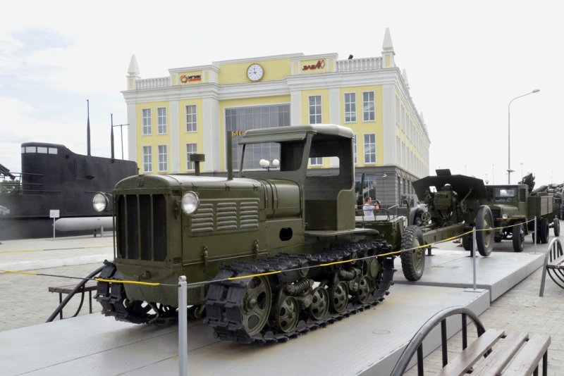 Гусеничный трактор СТЗ-3 (СХТЗ-Нати)