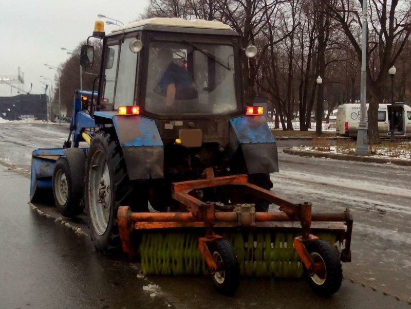 Трактор МТЗ 82.1 уборочный
