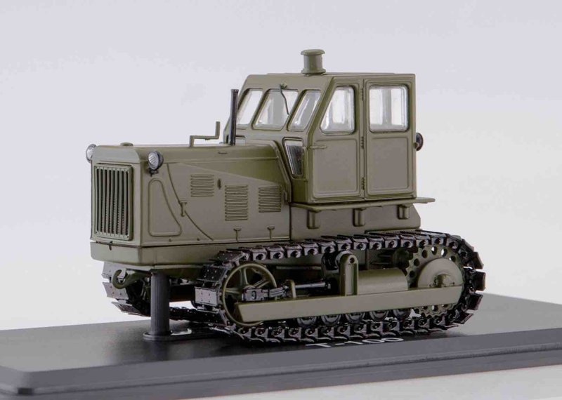 Модель трактора т-100