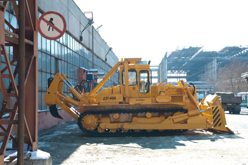 Бульдозера ЧТЗ ДЭТ-400