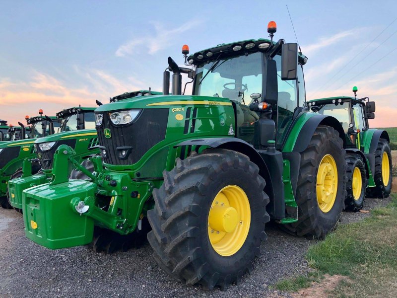 John Deere 6230r