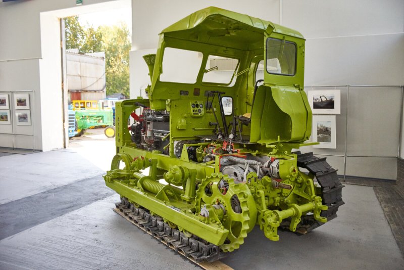 Т-4 трактор
