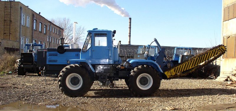 Трактор ХТЗ Т-150 колесный