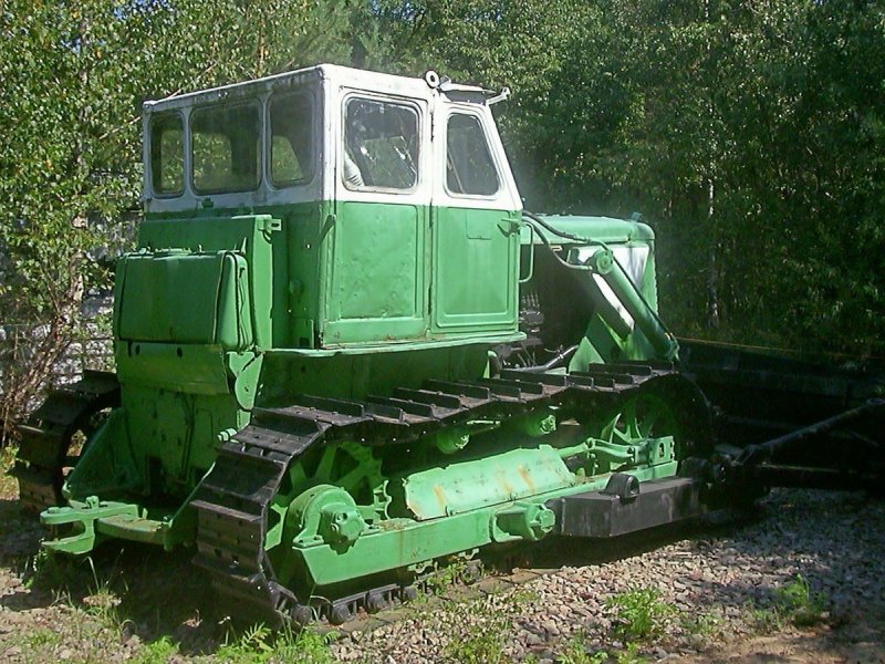 Трактор ЧТЗ 100