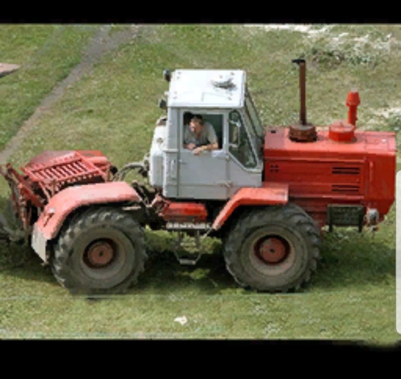 ХТЗ т150 красный