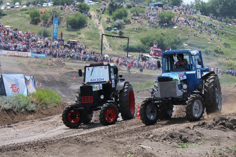 Трактора Бизон трек шоу