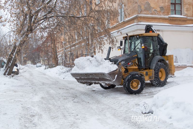 КАМАЗ И JCB уборка снега