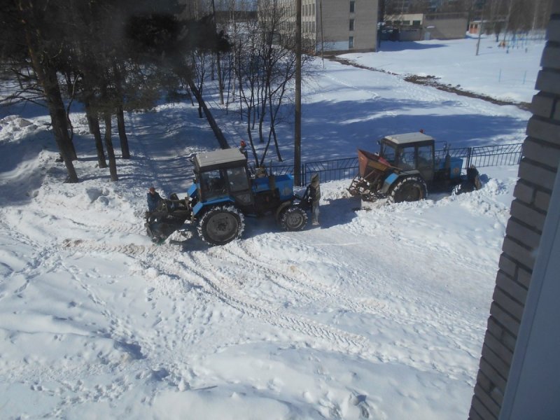 Трактор по снегу