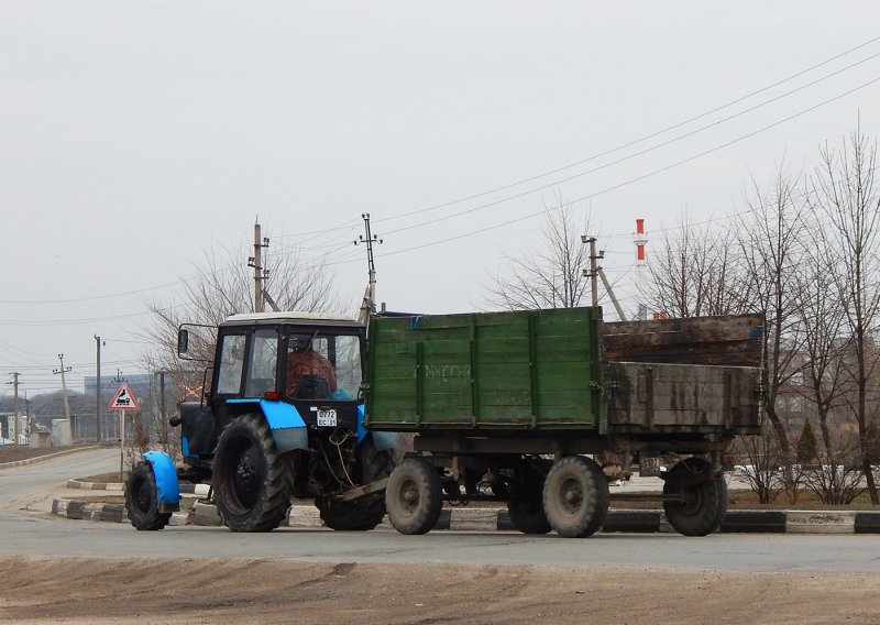 МТЗ 82.1 С прицепом 2птс4