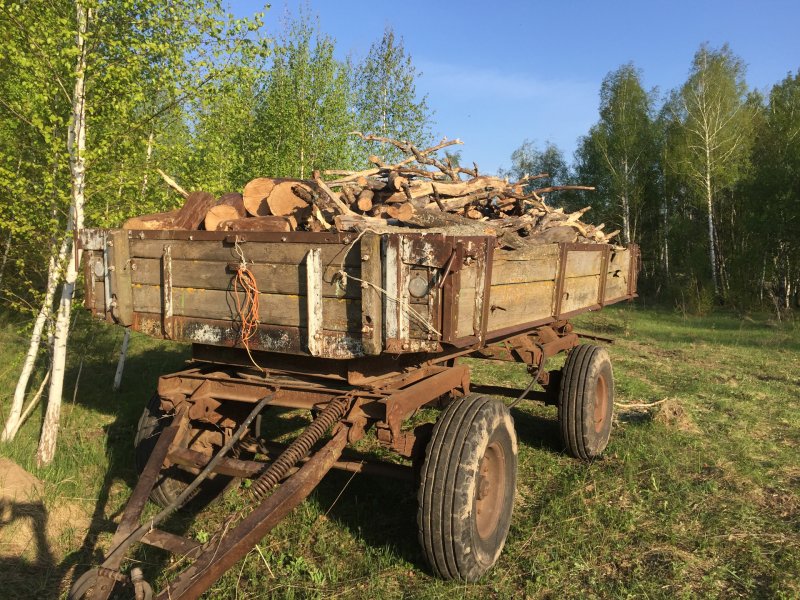 МТЗ 82 С телегой и дровами