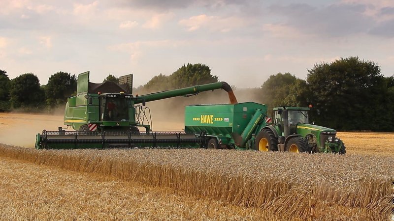 John Deere s690