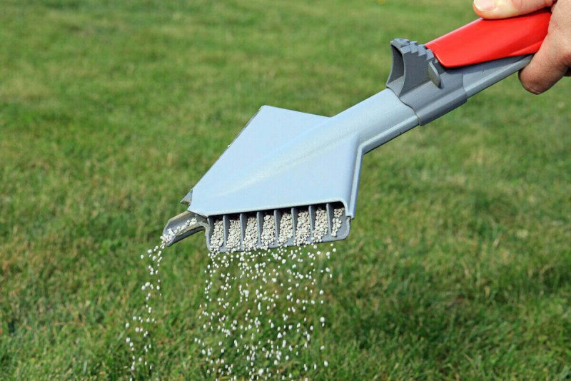 Hand Spreader for Lawn Fertilizer