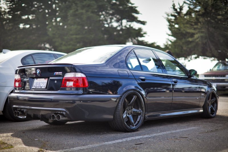 BMW e39 m5 черная