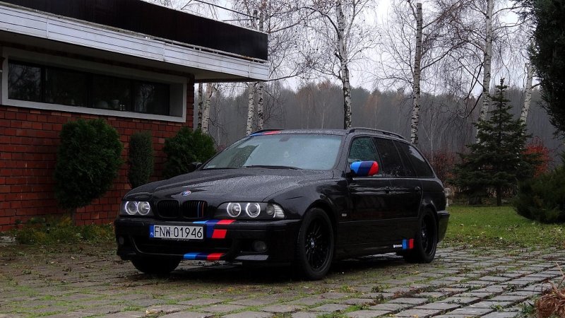 BMW 5 e39 черная