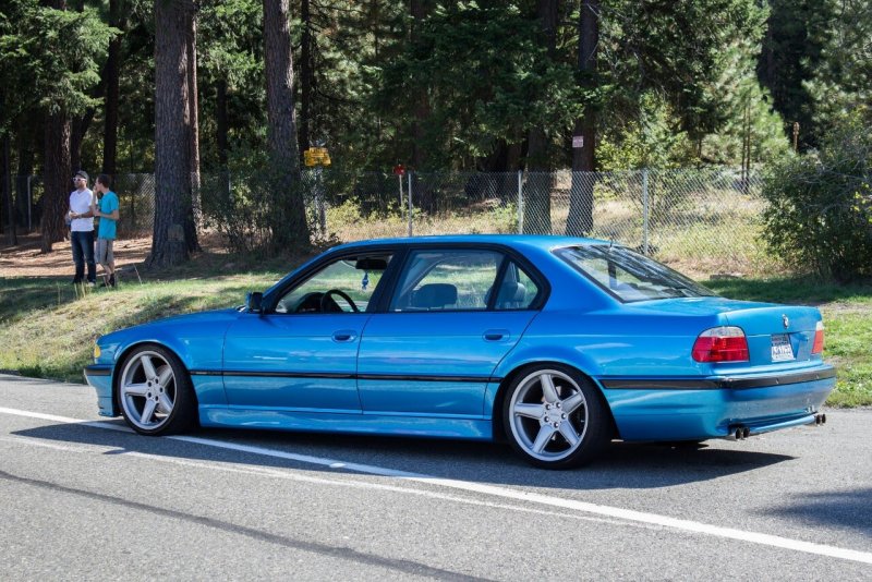 BMW e38 купе