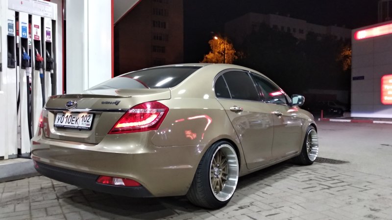 Geely Emgrand stance