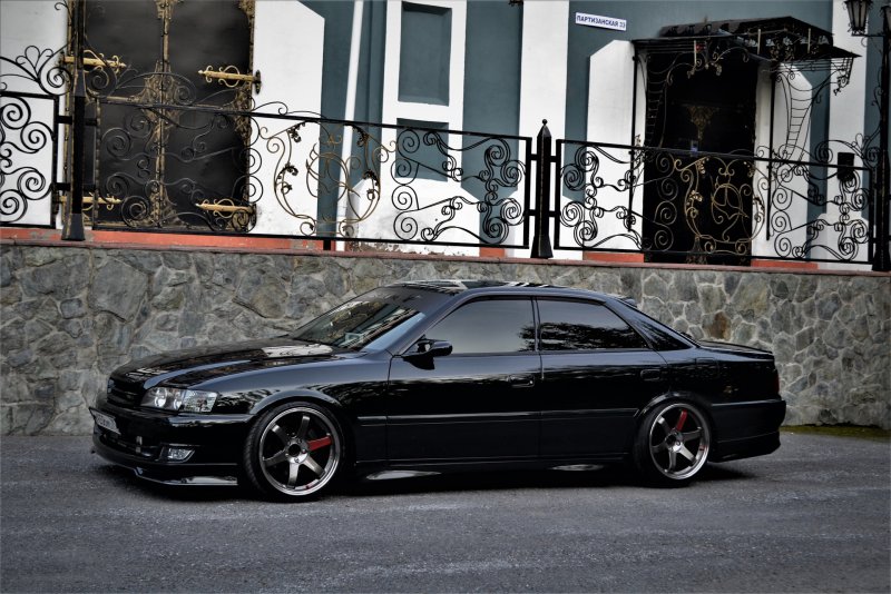 Toyota Chaser 100 черный