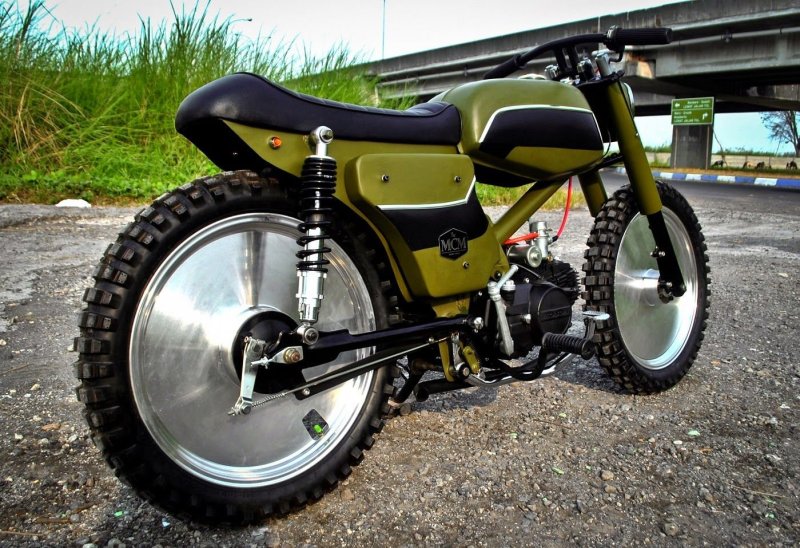 Honda Cub Cafe Racer