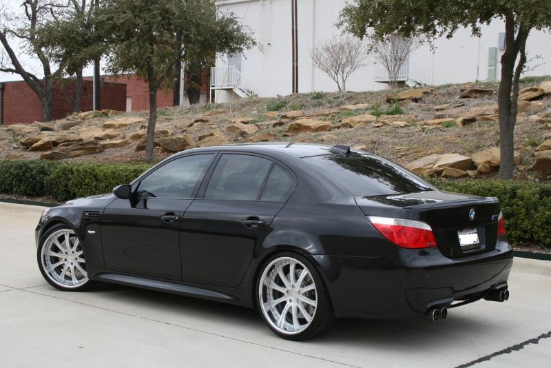 BMW m5 e60 r20