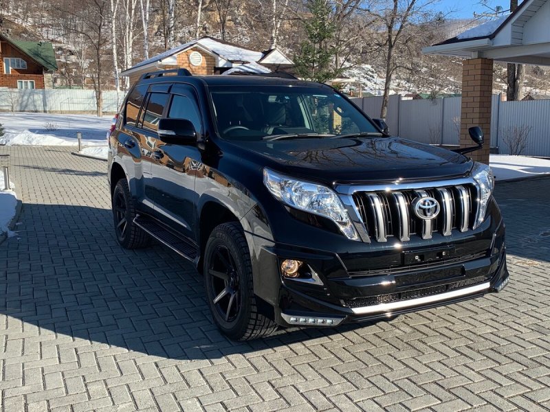 Toyota Land Cruiser Prado 150 Black