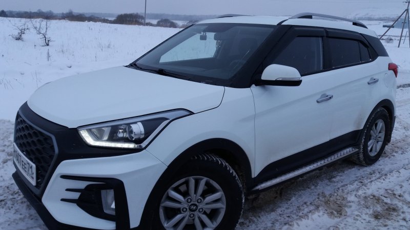 Hyundai Creta черно белая