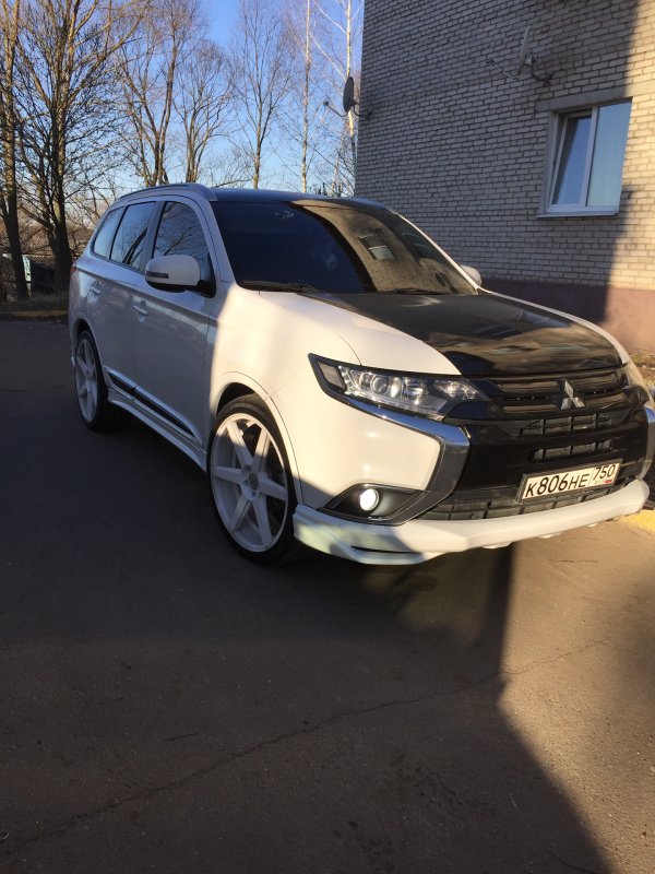 Mitsubishi Outlander 3