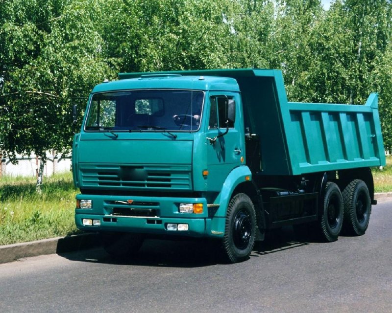 КАМАЗ 6520 зеленый