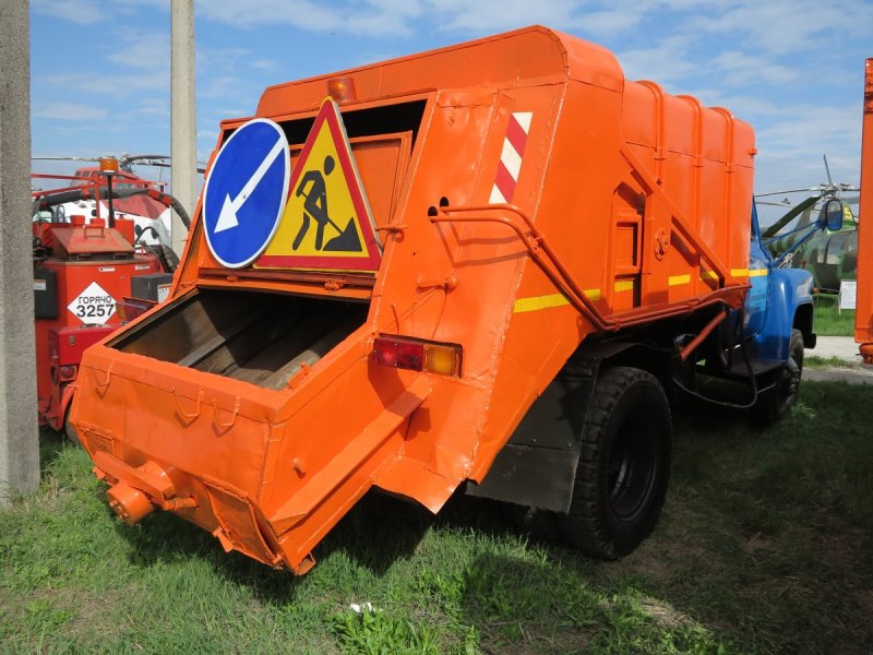 Мусоровоз на базе ГАЗ 53