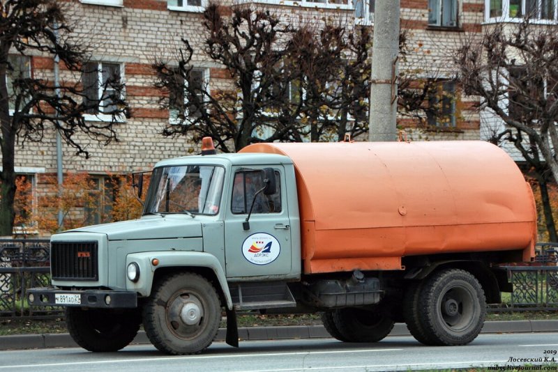 ГАЗ 53 подметально-уборочная машина