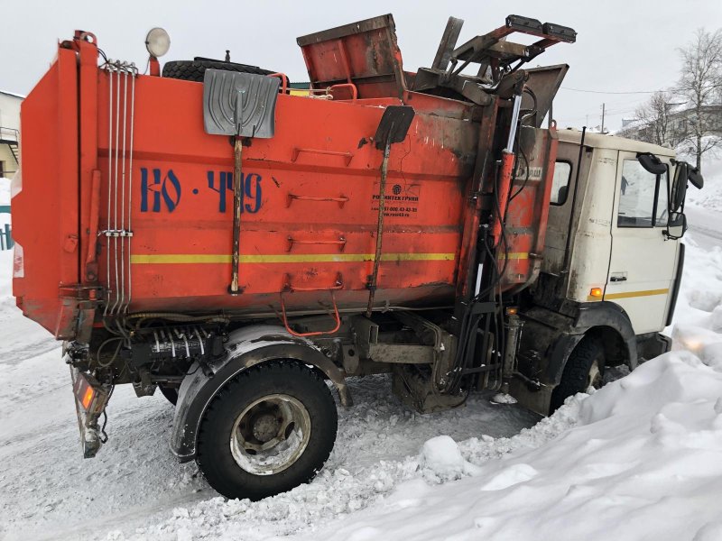 Водитель мусоровоза сбил