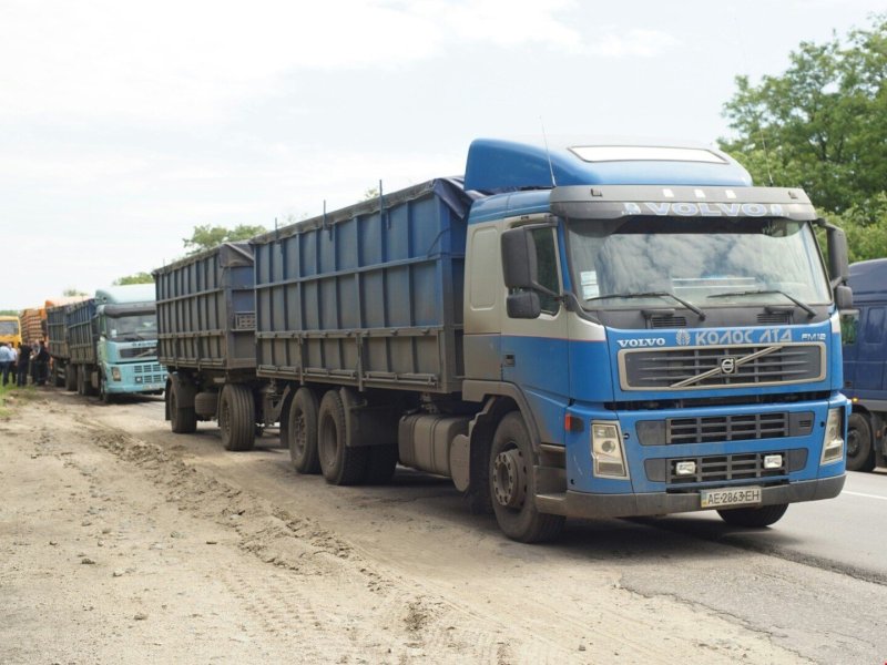 Volvo FH 6x4 зерновоз