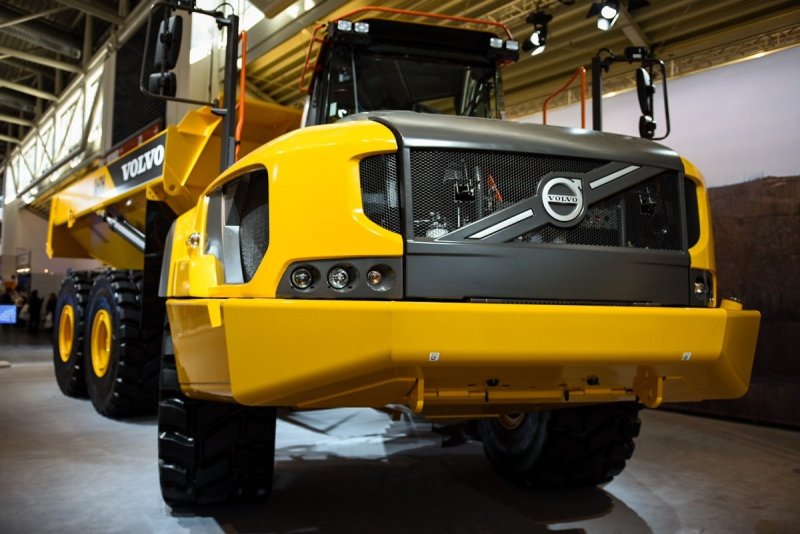 Сочленённый самосвал Volvo a60h