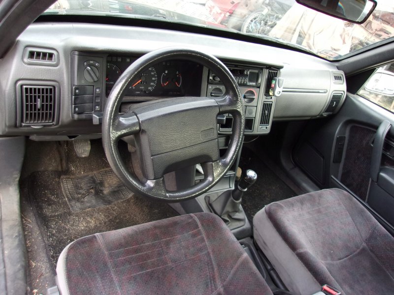 Volvo 460 Interior