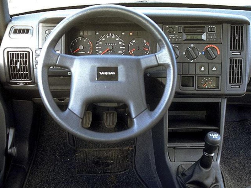 Volvo 440 Interior