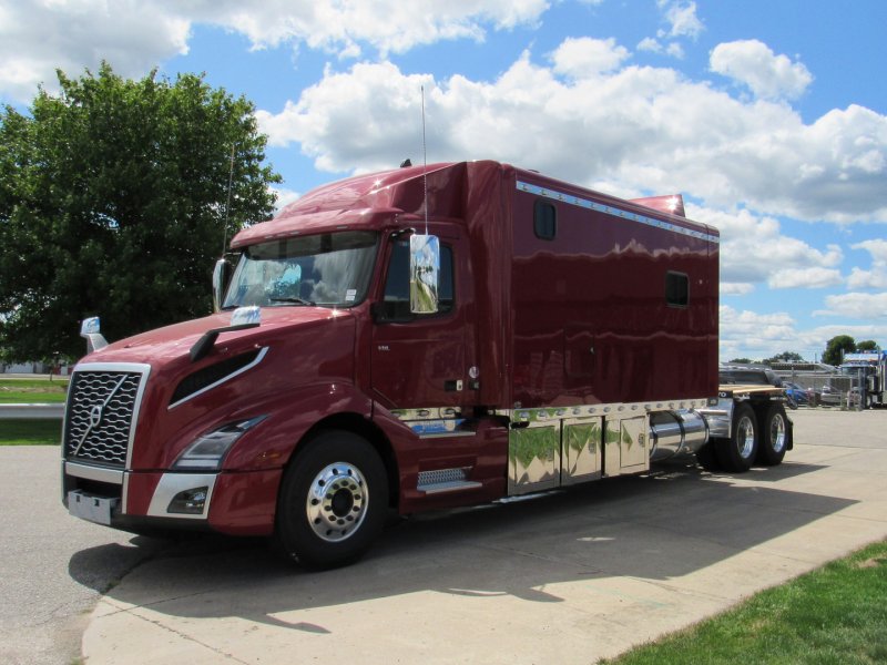 Volvo VNL 860 Sleeper