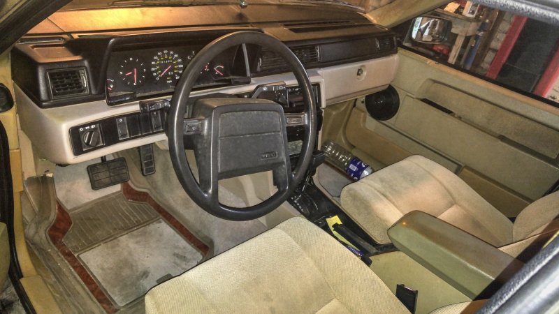 Volvo 760 Interior