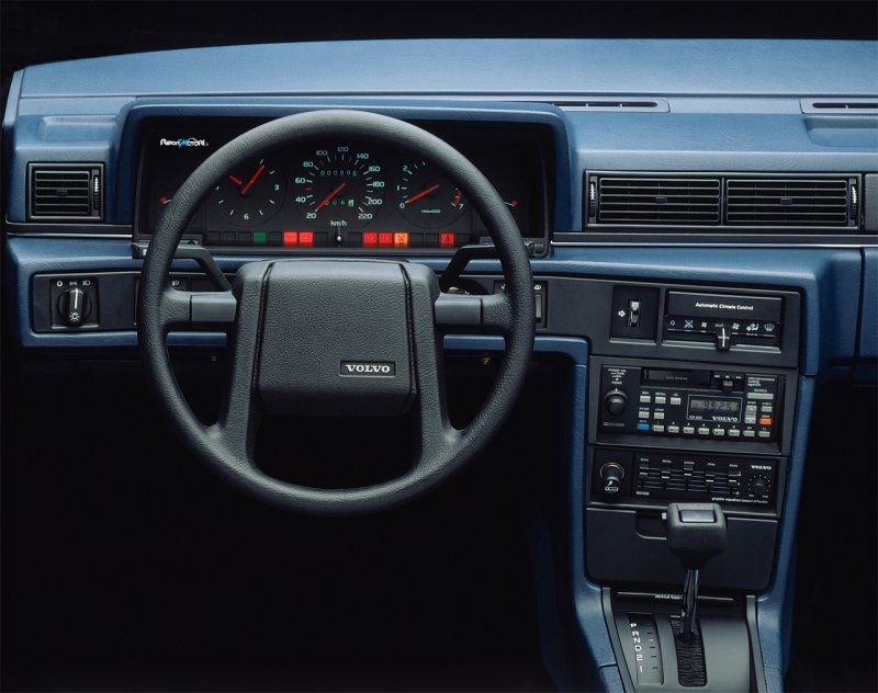Volvo 760 GLE Interior